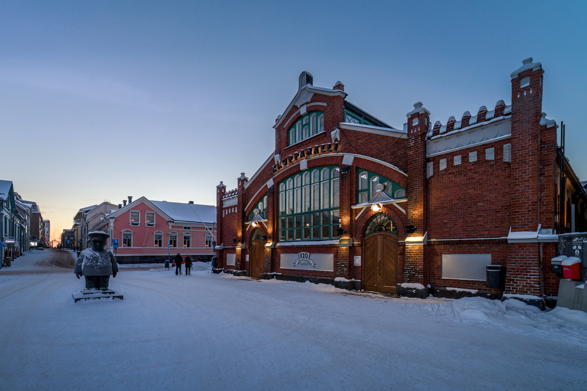 Oulun Kauppahalli, näkymä ulkoa