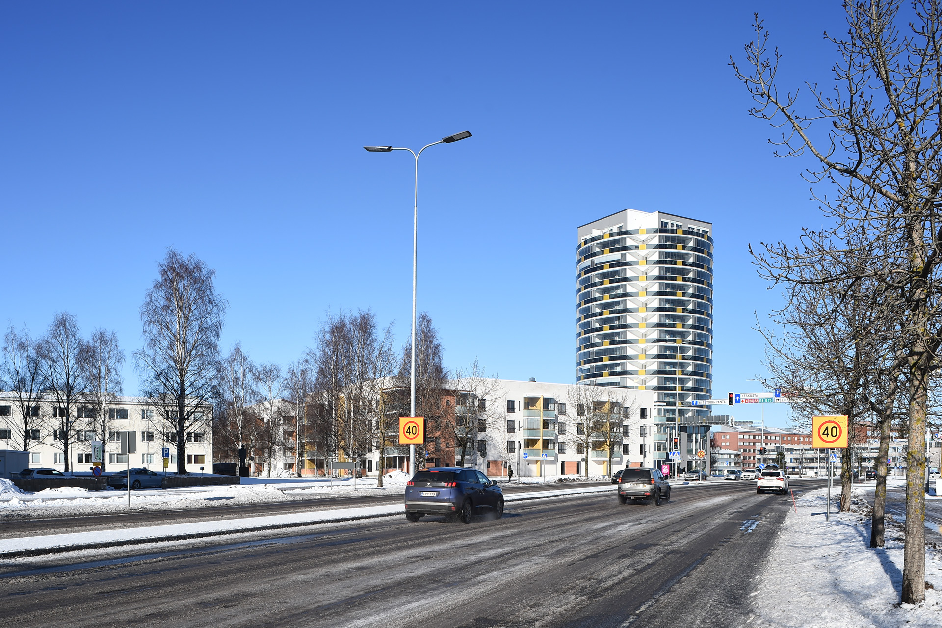 As Oy Puistovahti ja puistolinna nähtynä limingatullista päin